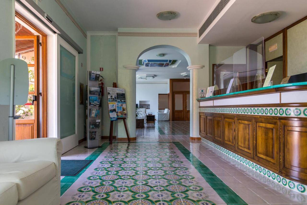 Hotel Martino Маратеа Екстериор снимка