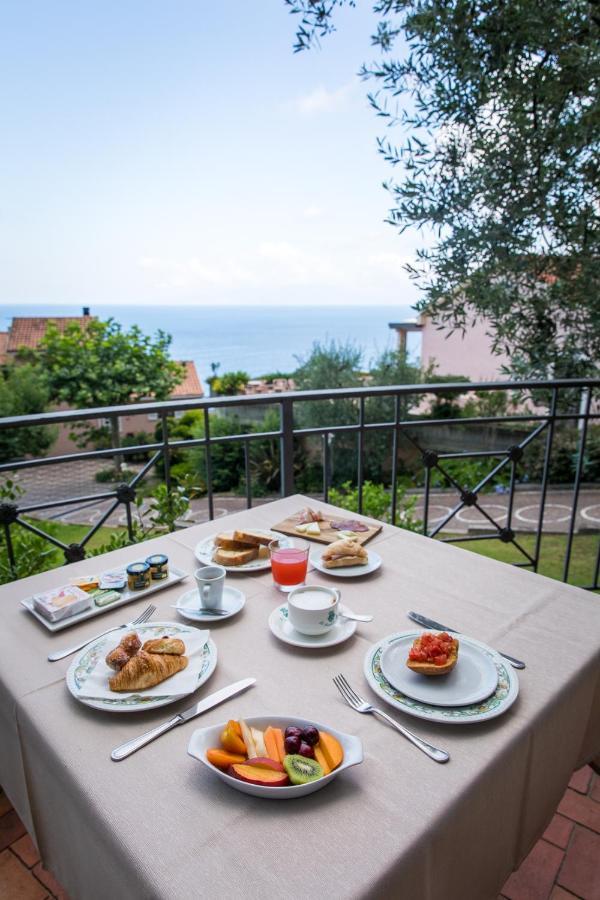 Hotel Martino Маратеа Екстериор снимка