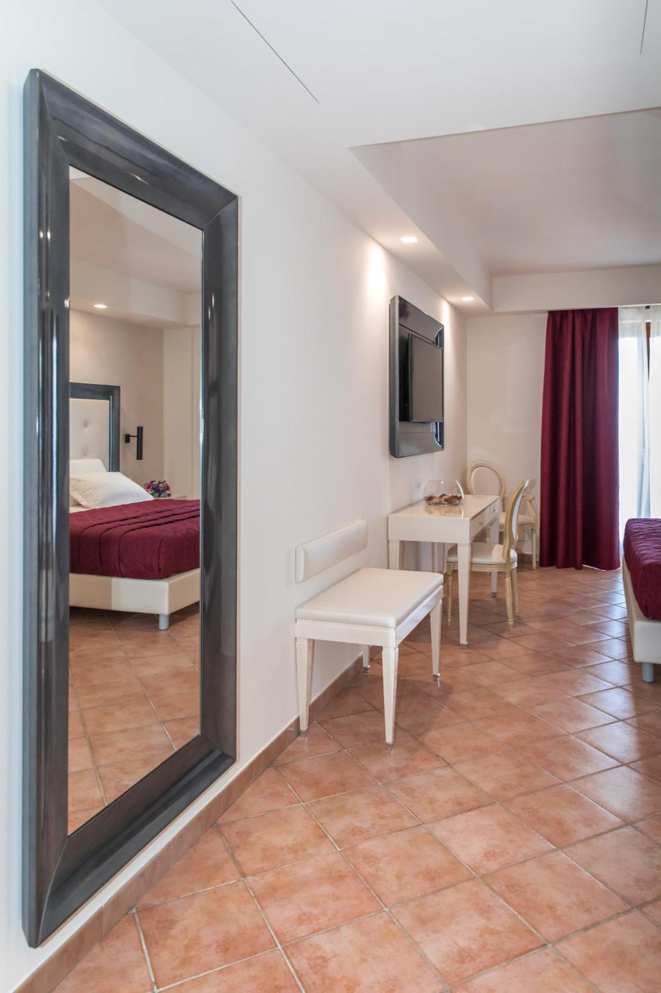 Hotel Martino Маратеа Екстериор снимка